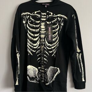 TRICKZ N TREATZ | Glow in the dark skeleton tee